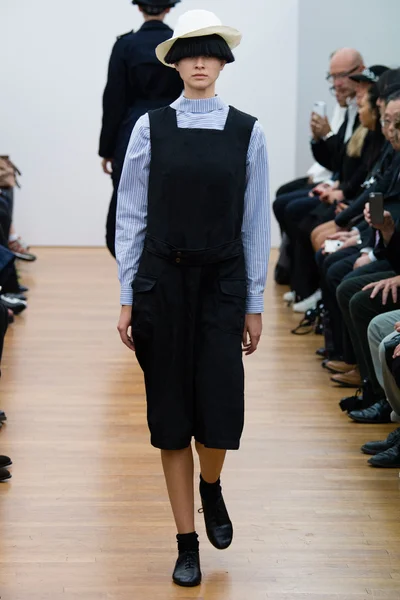 Look 25